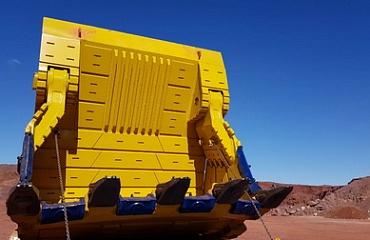 Buckets production" Professional " in the extraction of iron ore in Africa